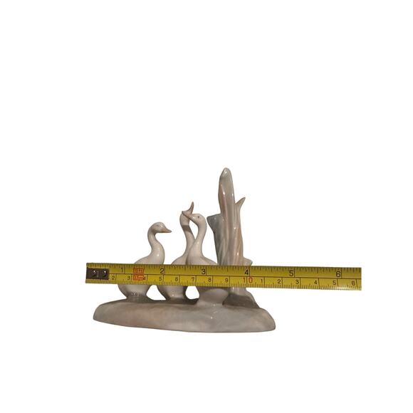 Lladro Porcelain Standing Goose & 3 Geese Figurines - Picture 3 of 6